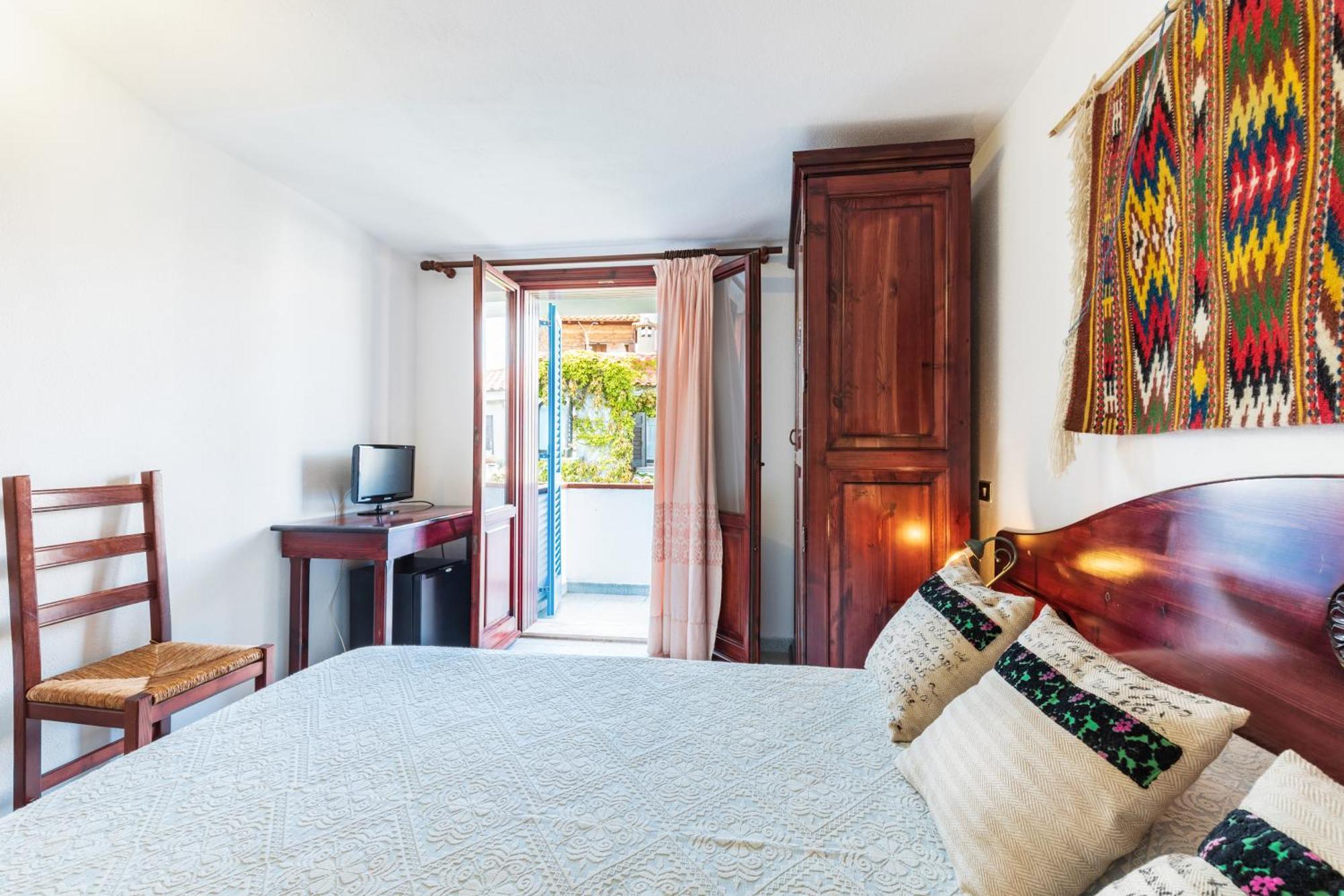 Hotel S'Ortale Con Parcheggio Interno E Ristorante All'Aperto Orosei Quarto foto